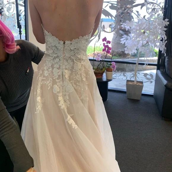 Maggie Sottero Stevie wedding dress - Picture 5 of 7